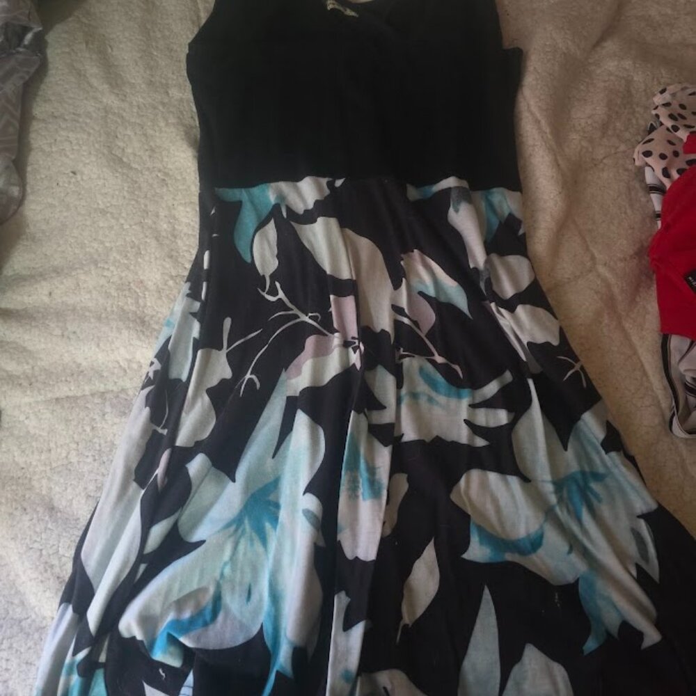 Black & Blue Floral Fit & Flare Dress with Crisscross Detail | Size Unknown